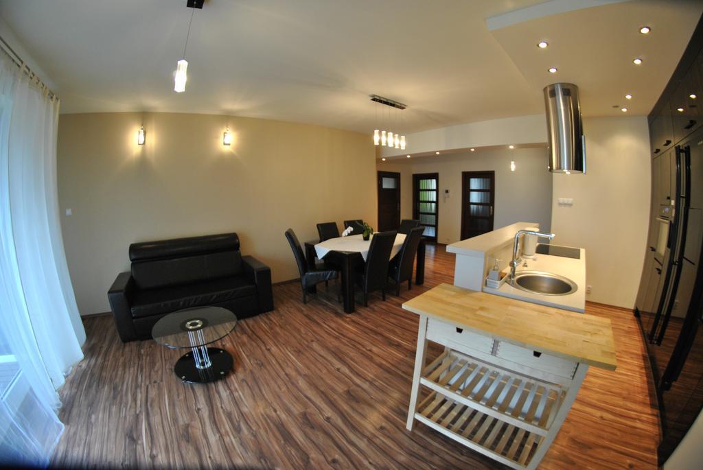 Royal Apartments - Apartamenty Inowroclawska Breslávia Quarto foto
