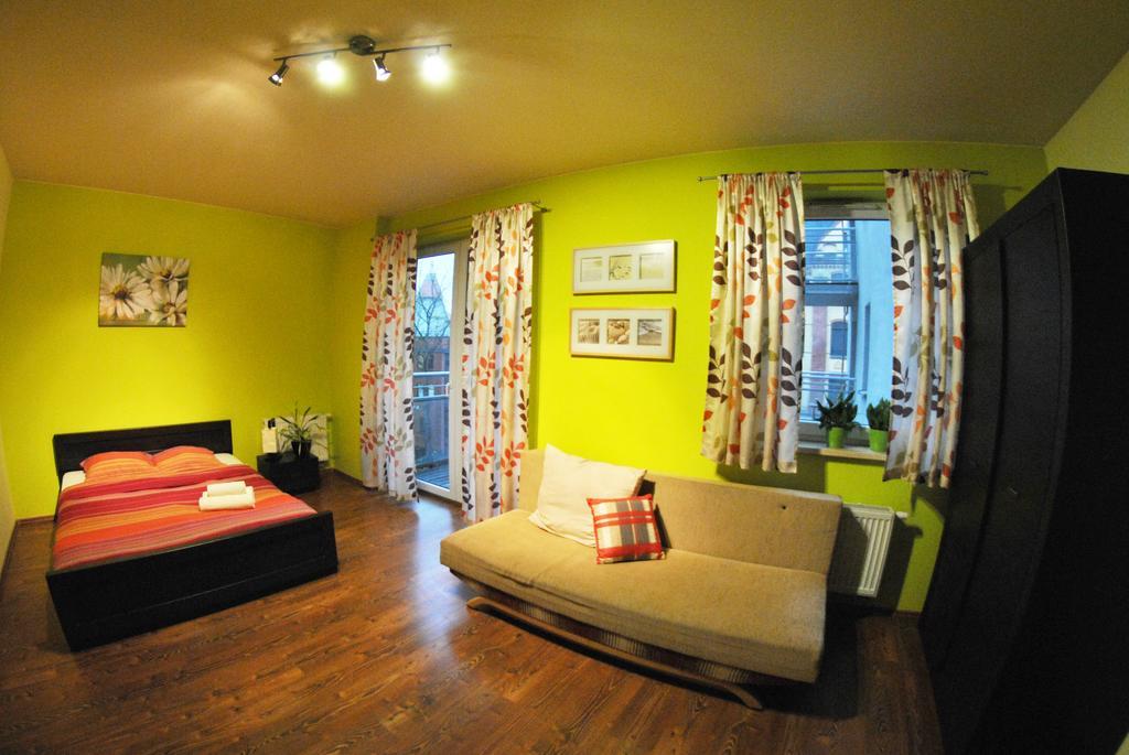 Royal Apartments - Apartamenty Inowroclawska Breslávia Quarto foto